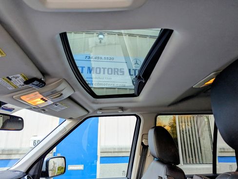 Used 2011 Land Rover LR4 HSE image 6