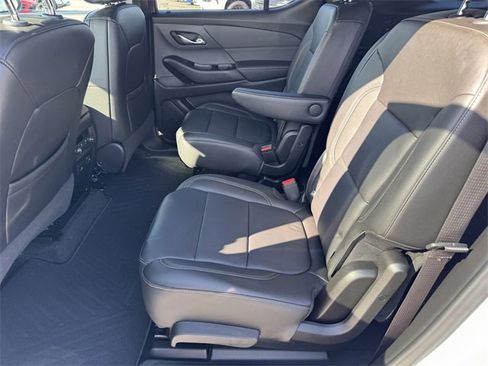 Certified 2023 Chevrolet Traverse LT w/ LT Premium Package image 9