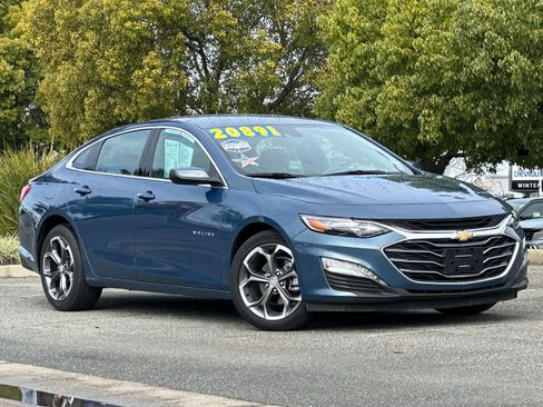 Used 2024 Chevrolet Malibu LT image 2