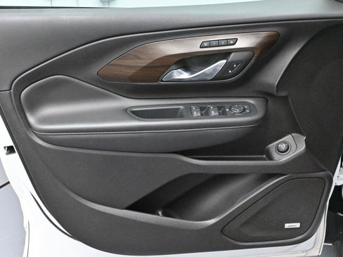 Used 2018 GMC Terrain Denali w/ Advanced Safety Package image 11