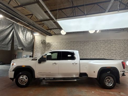 Used 2020 GMC Sierra 3500 Denali w/ Denali Ultimate Package AWD/4WD image 4