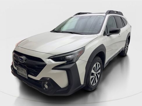 Used 2025 Subaru Outback Premium image 2