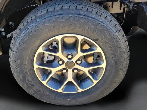 New 2026 Jeep Gladiator Sport image 7