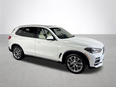 Used 2022 BMW X5 xDrive40i w/ Premium Package AWD/4WD image 4