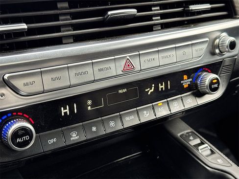 Used 2021 Kia Telluride SX image 16