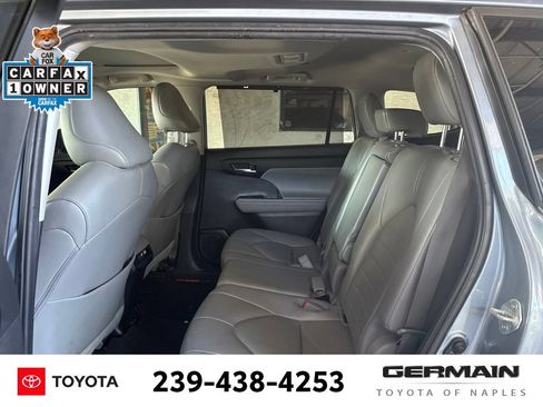 Used 2023 Toyota Highlander XLE FWD image 13
