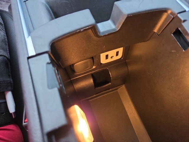 Used 2019 Chevrolet Impala LT FWD image 18