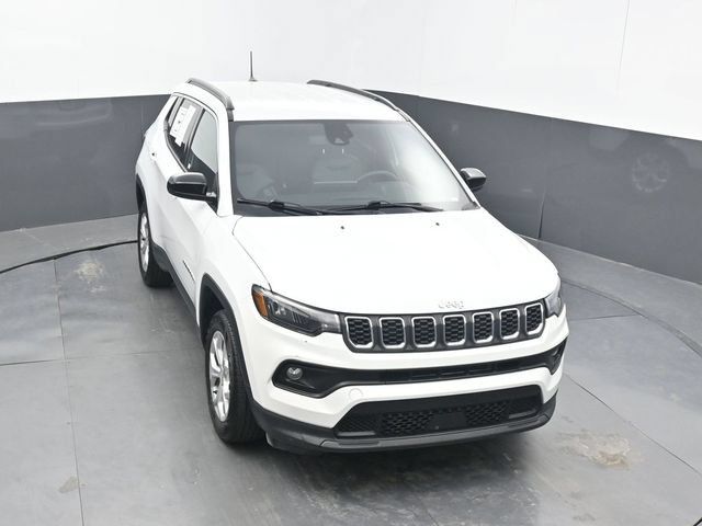 Used 2024 Jeep Compass Latitude AWD/4WD image 53