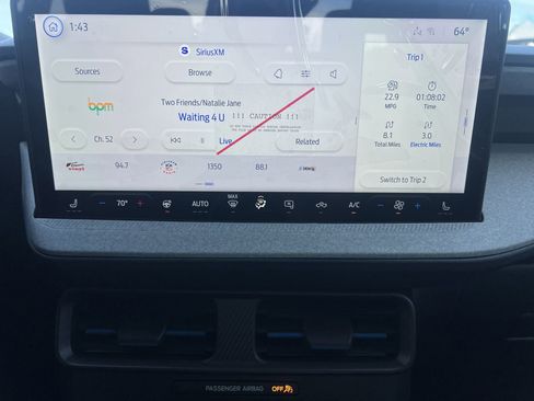 New 2026 Ford Maverick XLT w/ XLT Luxury Package image 4