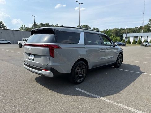 Certified 2025 Kia Carnival EX FWD image 5