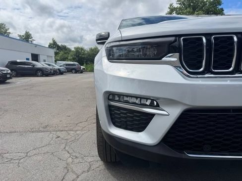 Used 2024 Jeep Grand Cherokee Limited 4xe w/ Luxury Tech Group II AWD/4WD image 10