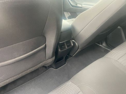 Used 2025 Chevrolet Equinox LT image 23