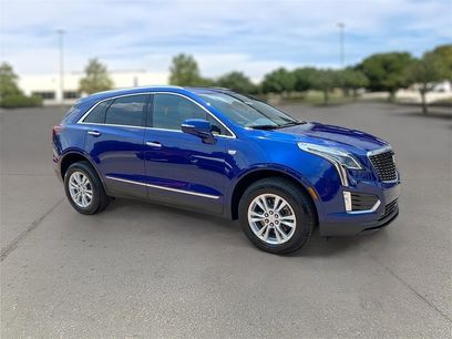 New 2025 Cadillac XT5 Luxury