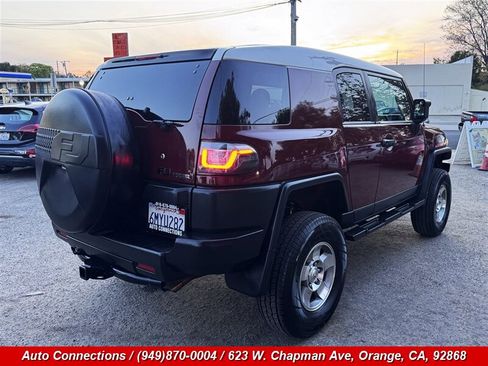 Used 2010 Toyota FJ Cruiser 4WD image 3