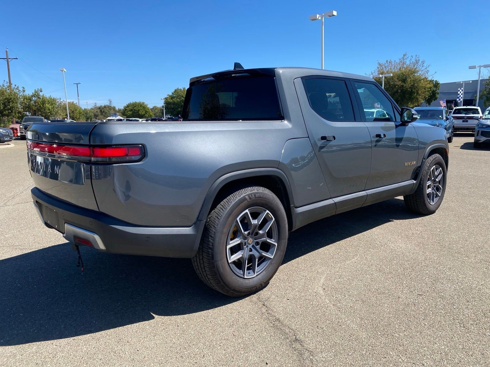 Used 2022 Rivian R1T Adventure AWD/4WD image 5