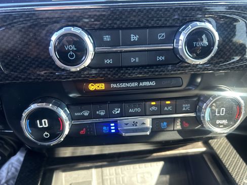 Used 2022 Ford F250 Lariat w/ Lariat Ultimate Package AWD/4WD image 21