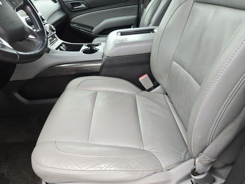 Used 2016 Chevrolet Suburban LT RWD image 14