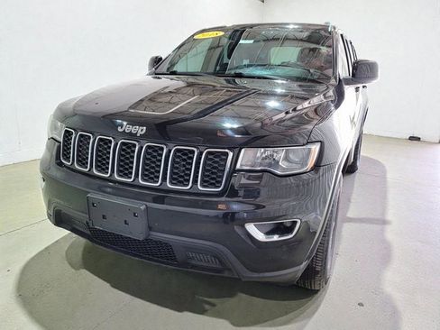 Used 2018 Jeep Grand Cherokee Laredo image 14