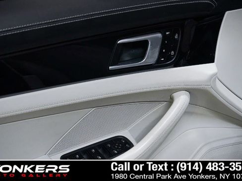 Used 2020 Porsche Panamera RWD image 53