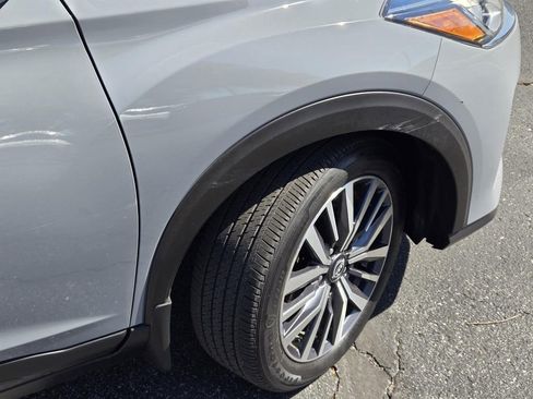 Used 2023 Nissan Kicks SV image 6