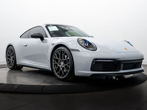 Certified 2023 Porsche 911 Carrera T RWD image 9
