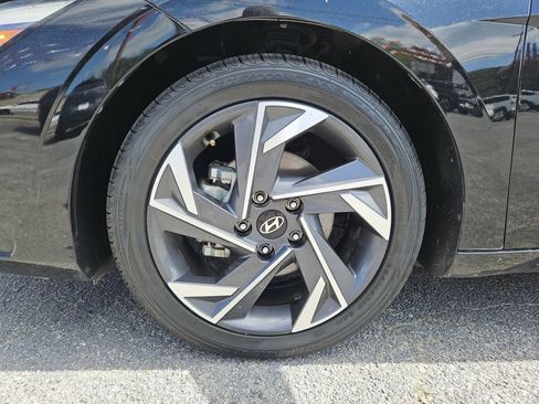 Used 2025 Hyundai Elantra SEL FWD image 27