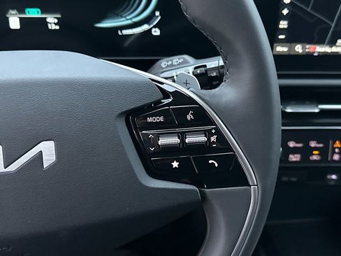 New 2026 Kia Niro EX image 22