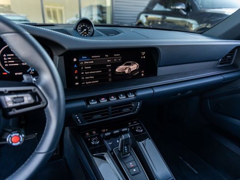 Used 2025 Porsche 911 Targa 4 GTS image 31