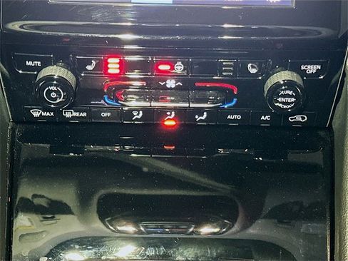 Used 2022 Jeep Grand Cherokee L Limited image 13