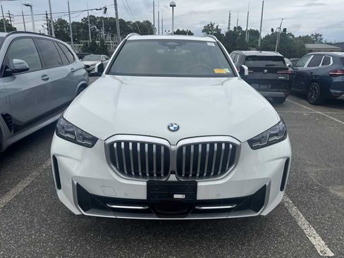 Used 2024 BMW X5 xDrive40i w/ Premium Package AWD/4WD image 3