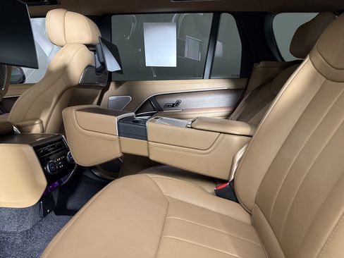 Used 2025 Land Rover Range Rover Long Wheelbase Autobiography AWD/4WD image 19