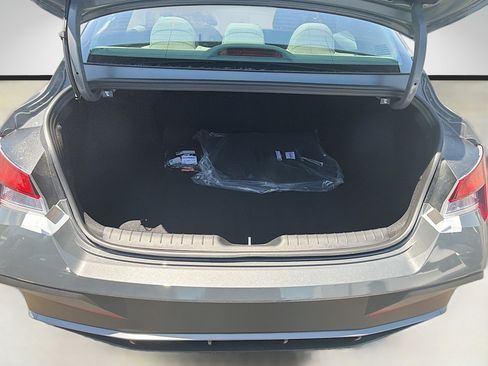 New 2026 Hyundai Elantra Sport FWD image 18