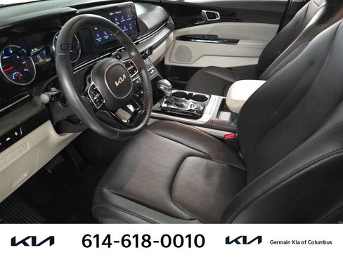 Certified 2023 Kia Carnival EX image 18