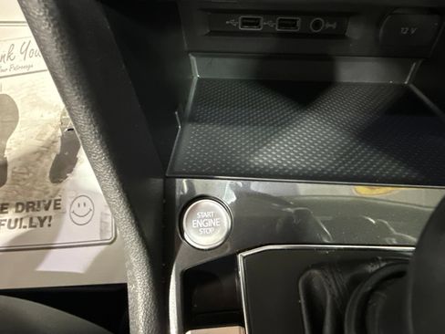 Used 2019 Volkswagen Tiguan SE w/ Panoramic Sunroof Package FWD image 24