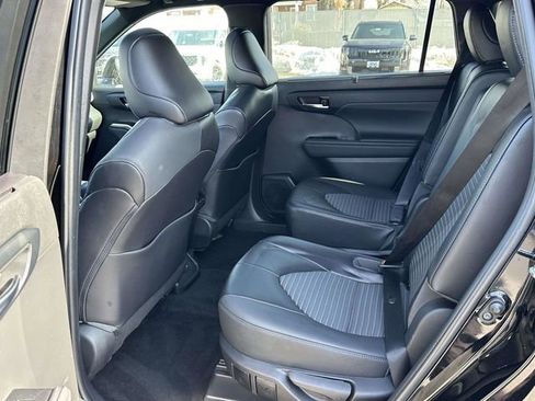 Used 2022 Toyota Highlander XSE image 15