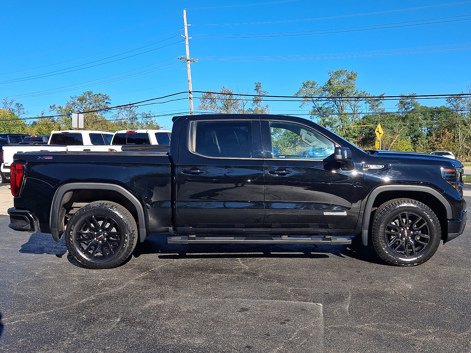 Used 2023 GMC Sierra 1500 Elevation w/ Elevation Premium Package AWD/4WD image 7