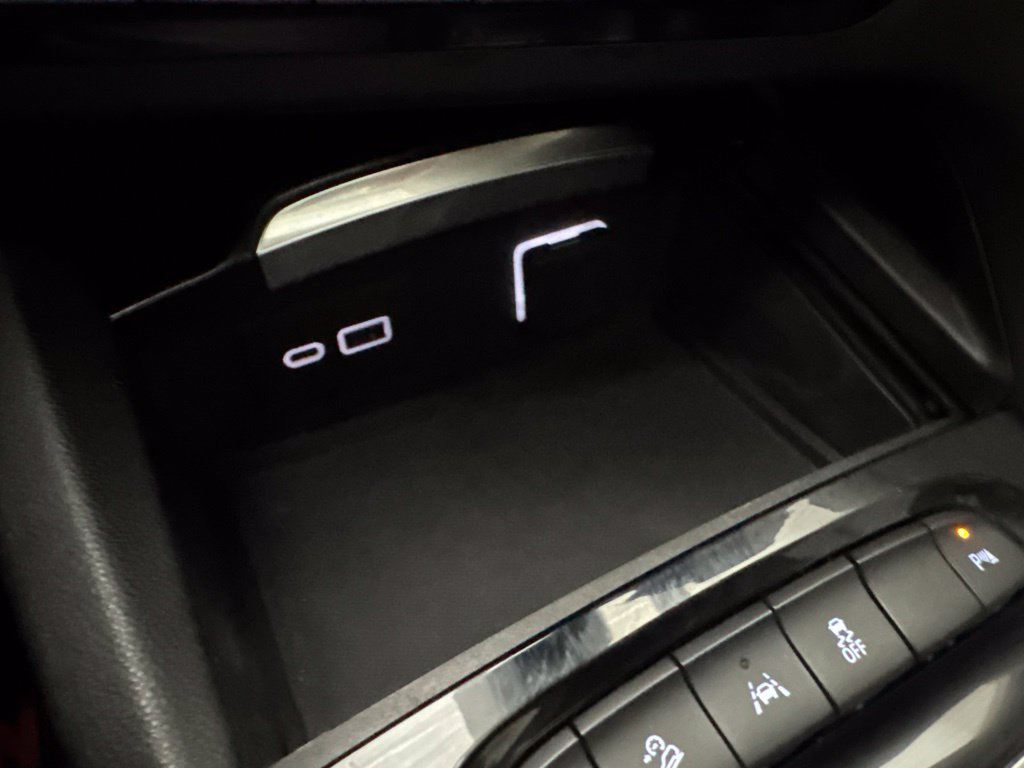 Used 2021 Buick Envision Essence AWD/4WD image 35