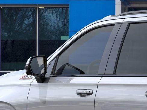 New 2026 Chevrolet Suburban Z71 AWD/4WD image 12
