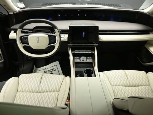 Used 2024 Lincoln Nautilus Black Label w/ Jet Appearance Package (87T) image 25