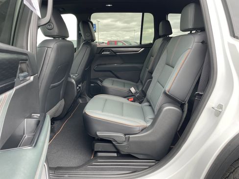 Used 2024 GMC Acadia AT4 w/ Super Cruise Package AWD/4WD image 24