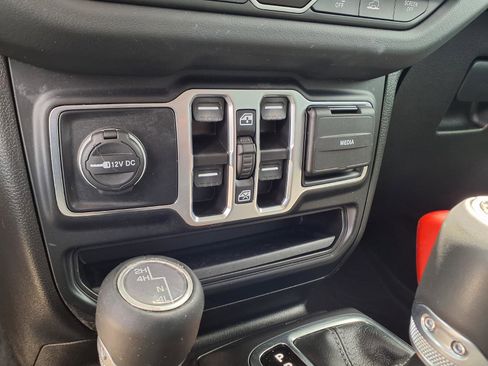 Used 2024 Jeep Wrangler Sahara w/ Technology Group image 19