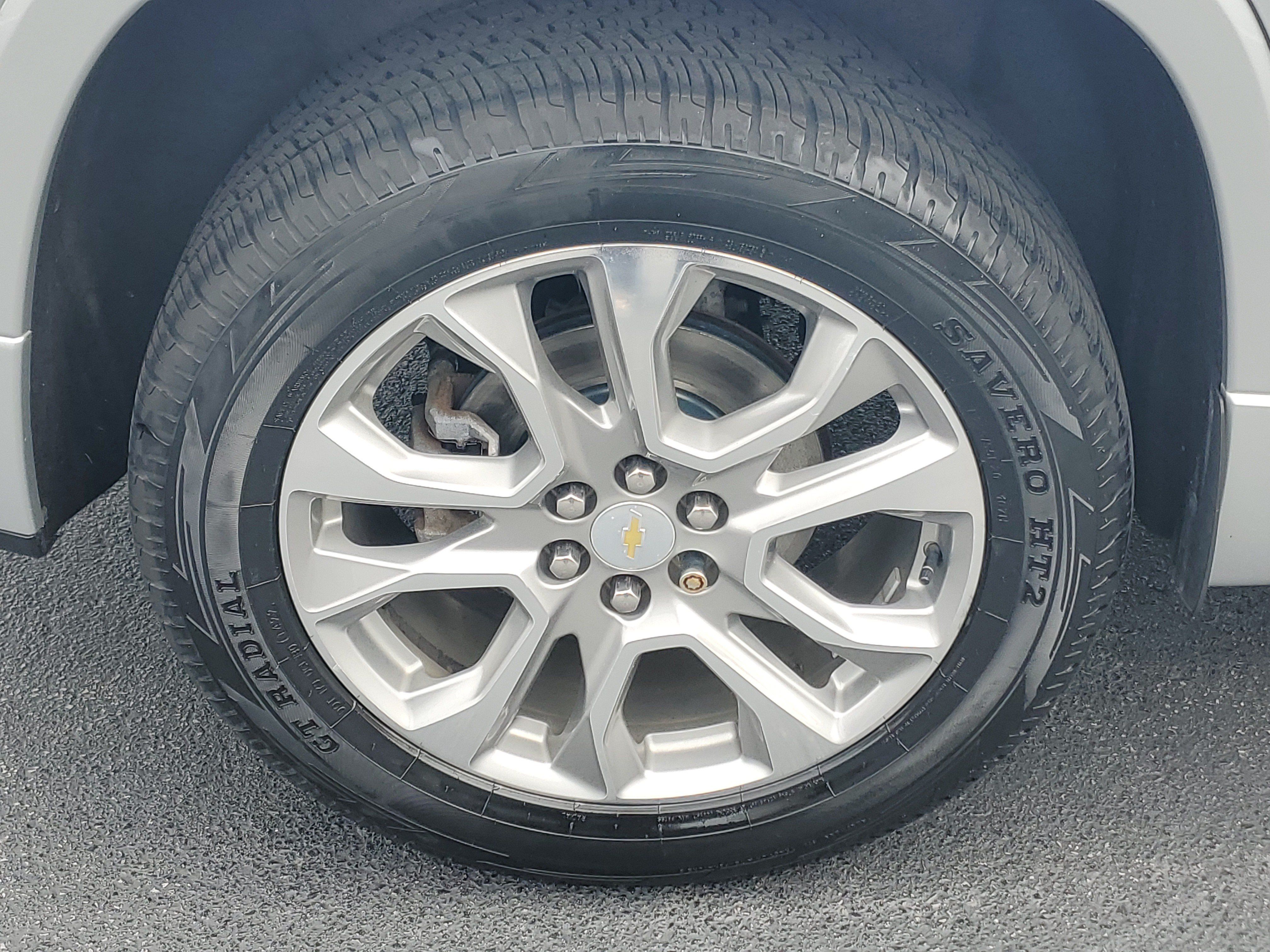 Used 2018 Chevrolet Traverse Premier w/ Driver Confidence II Package FWD image 6