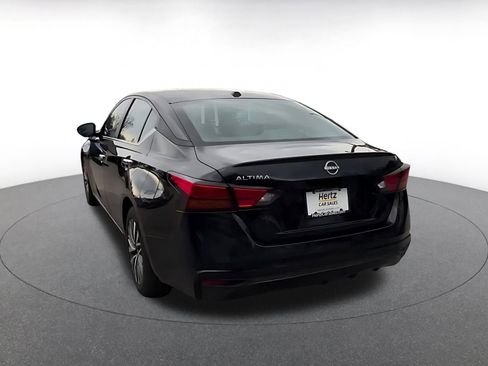 Used 2025 Nissan Altima 2.5 SV image 11