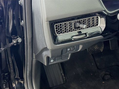 Used 2022 Honda Civic Touring image 11