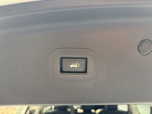 Used 2019 Nissan Armada Platinum w/ Interior Lighting Package image 16