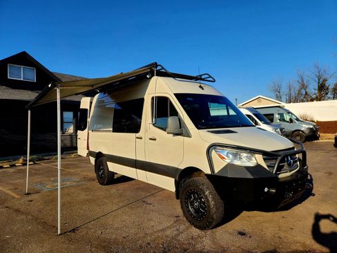 Used 2019 Mercedes-Benz Sprinter 2500 w/ Premium Plus Package image 13