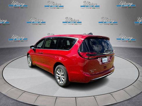 New 2026 Chrysler Pacifica Select image 5