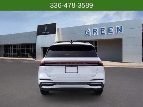 New 2026 Lincoln Nautilus Reserve image 5