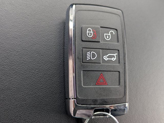 Used 2024 Land Rover Range Rover Sport SE AWD/4WD image 29