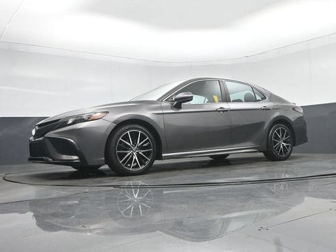 Used 2021 Toyota Camry SE FWD image 53